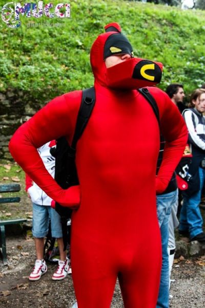 File:Here-comes-the-crimson-chin.jpg